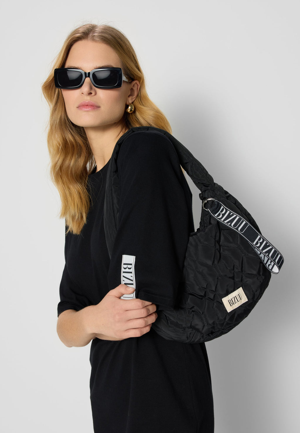 Czarna sukienka maxi z dzianiny JULISSA