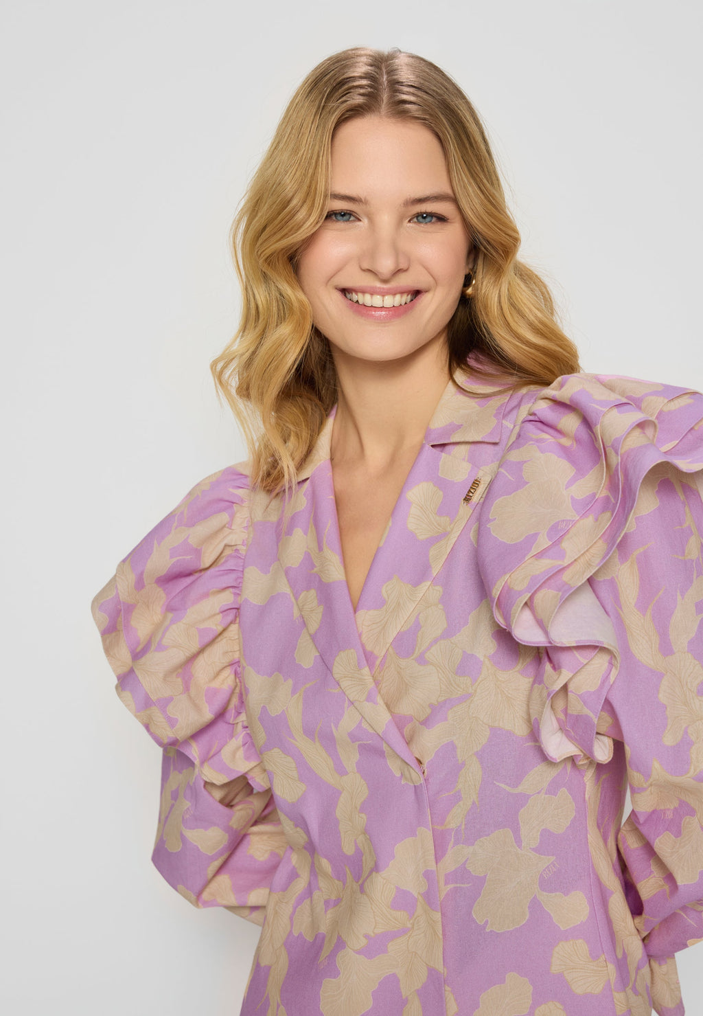 Mini sukienka z falbankami CALISTA fioletowa