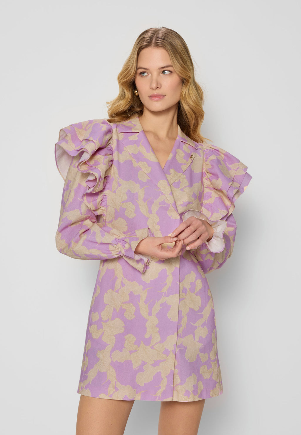 Mini sukienka z falbankami CALISTA fioletowa