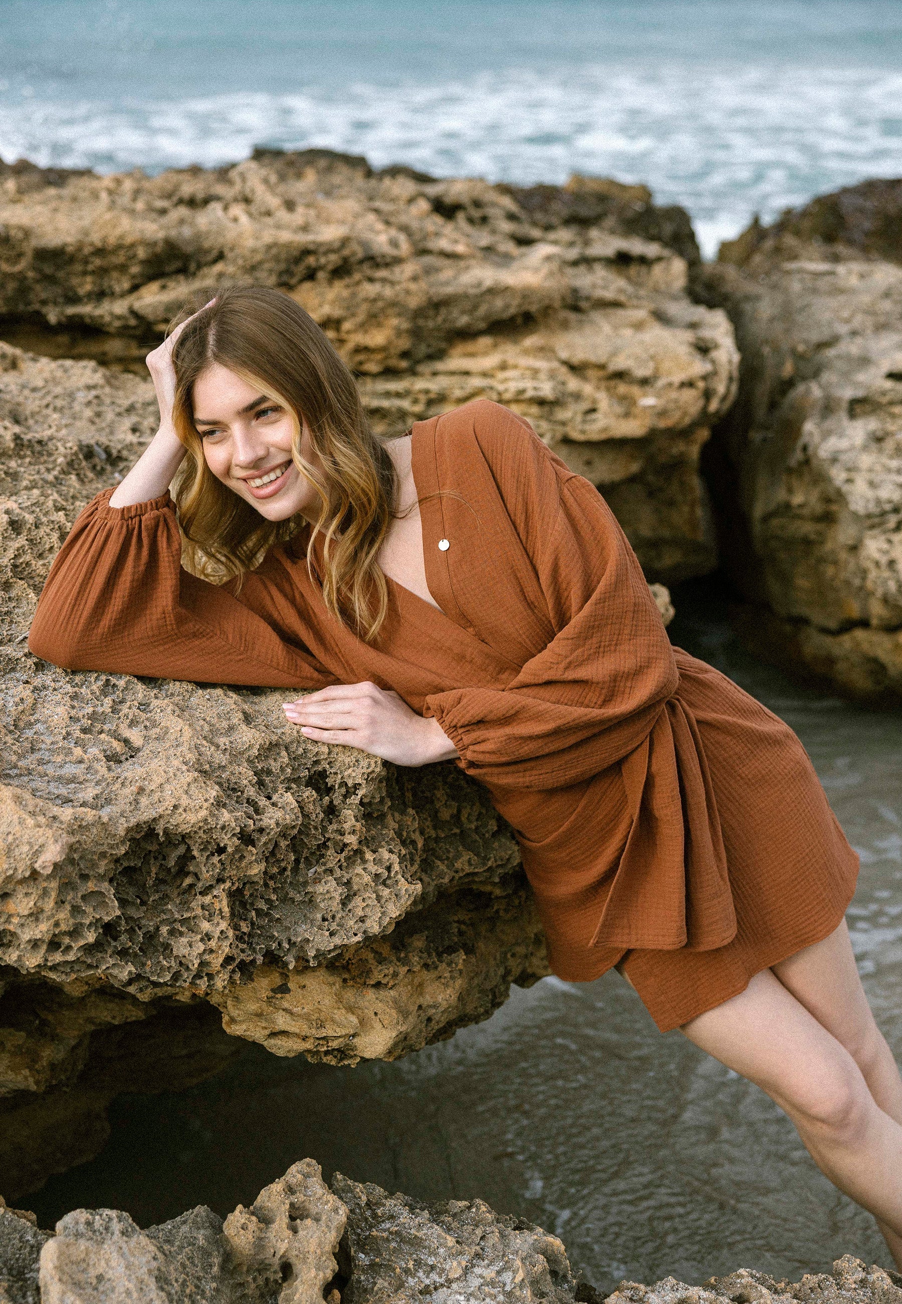 Brązowa sukienka mini z bawełny organicznej MOULINS