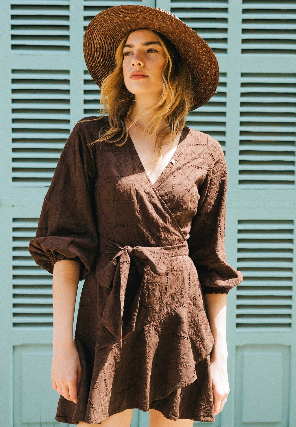 Kopertowa sukienka mini AMBROSIA brązowa