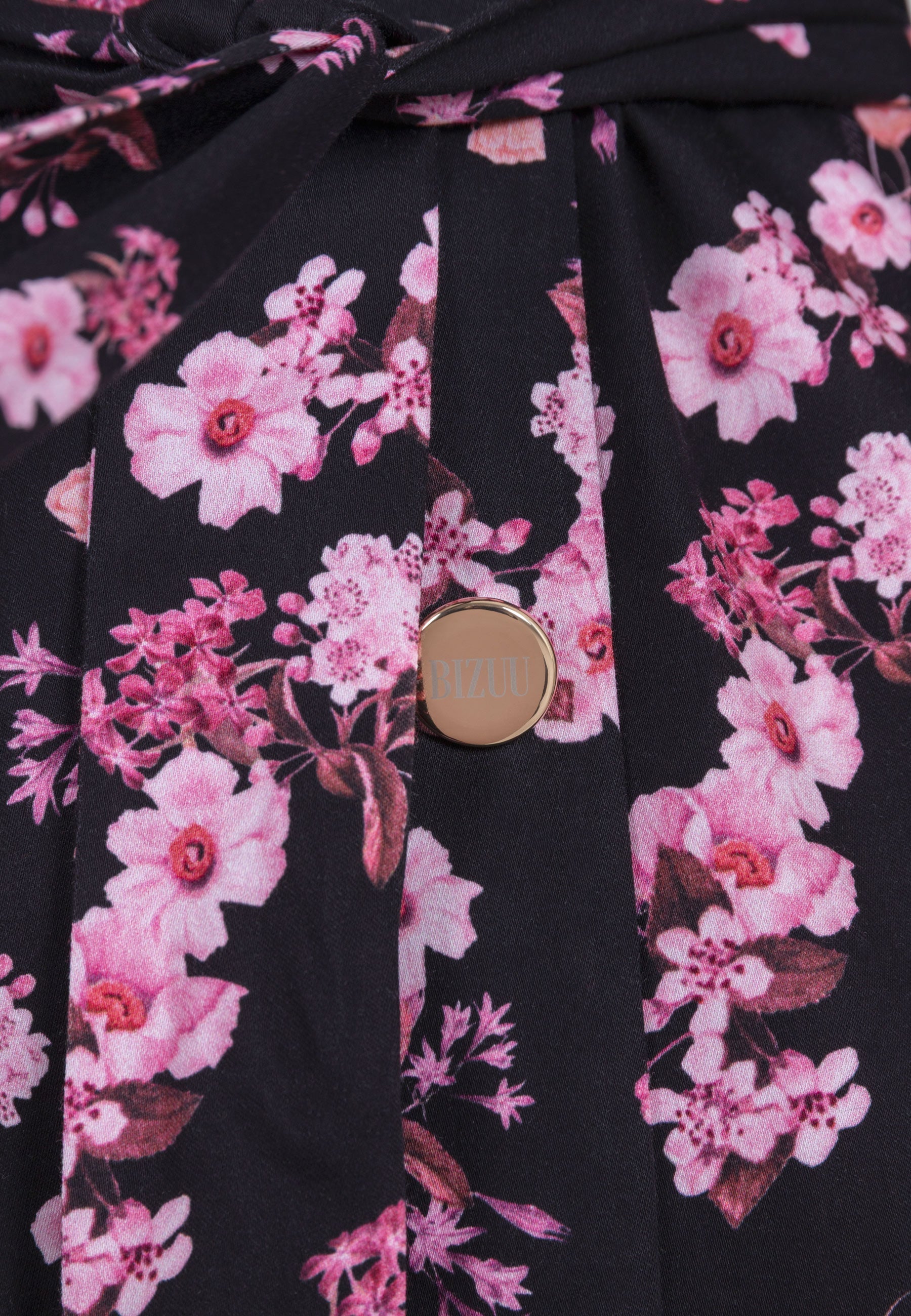 Czarna sukienka mini w kwiatowy print GEORGINA