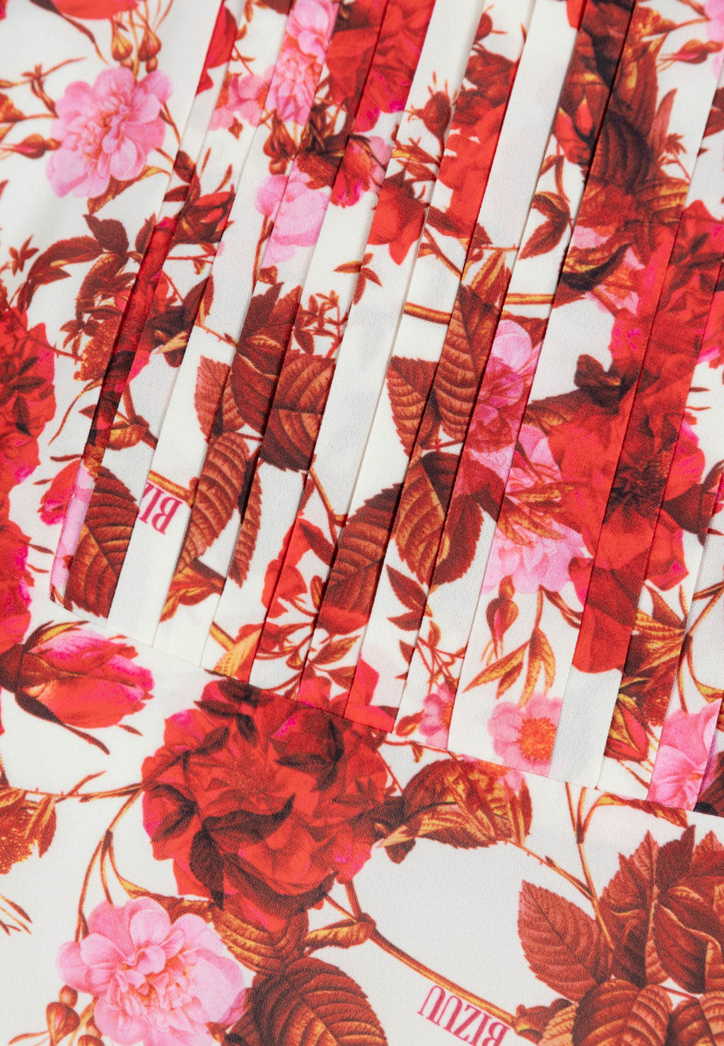 Midi sukienka z plisowanym dołem NYLA kremowy