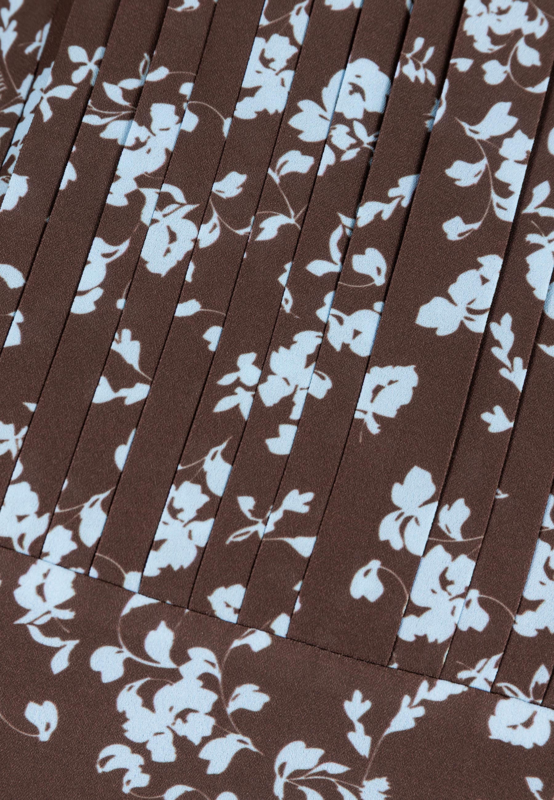 Midi sukienka z plisowanym dołem NYLA brązowa