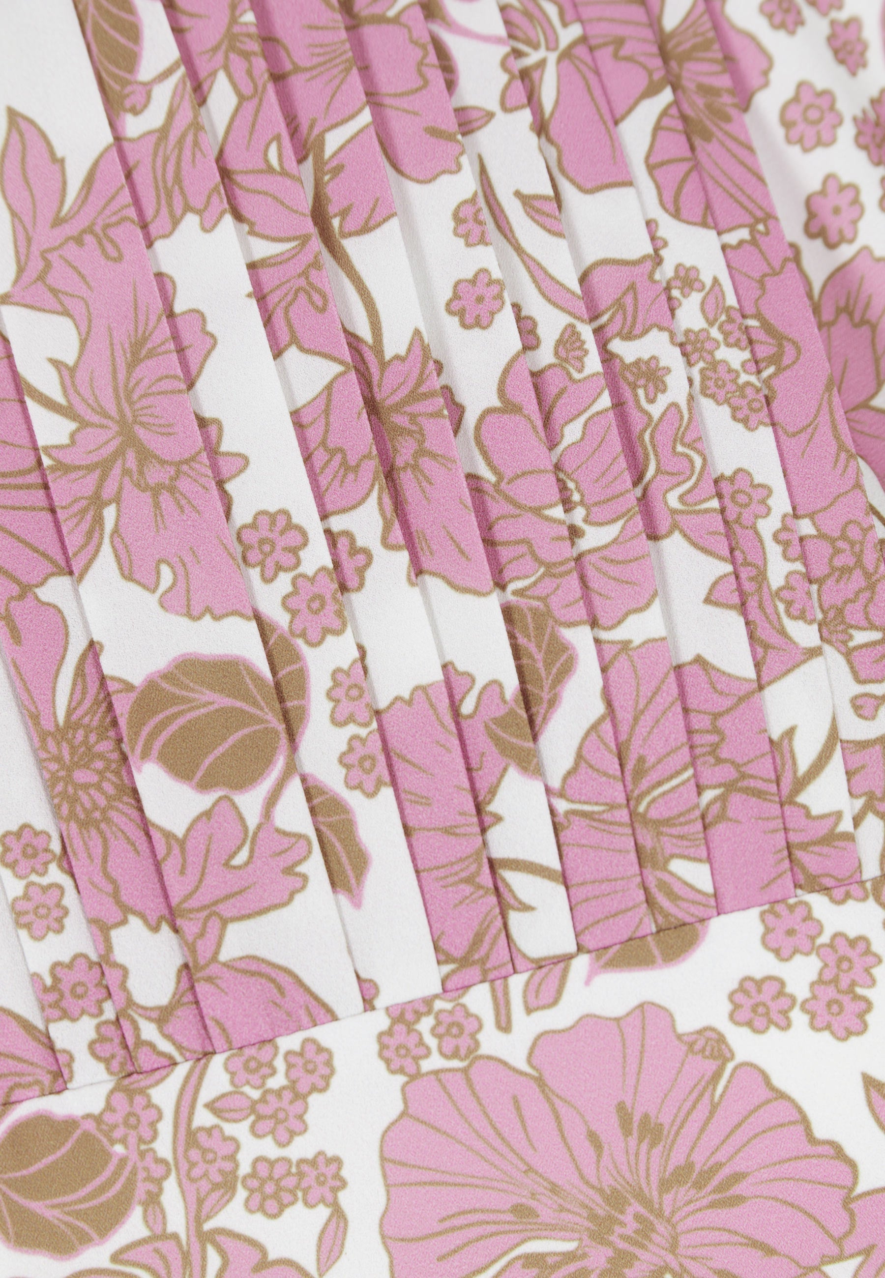 Midi sukienka z plisowanym dołem NYLA różowa