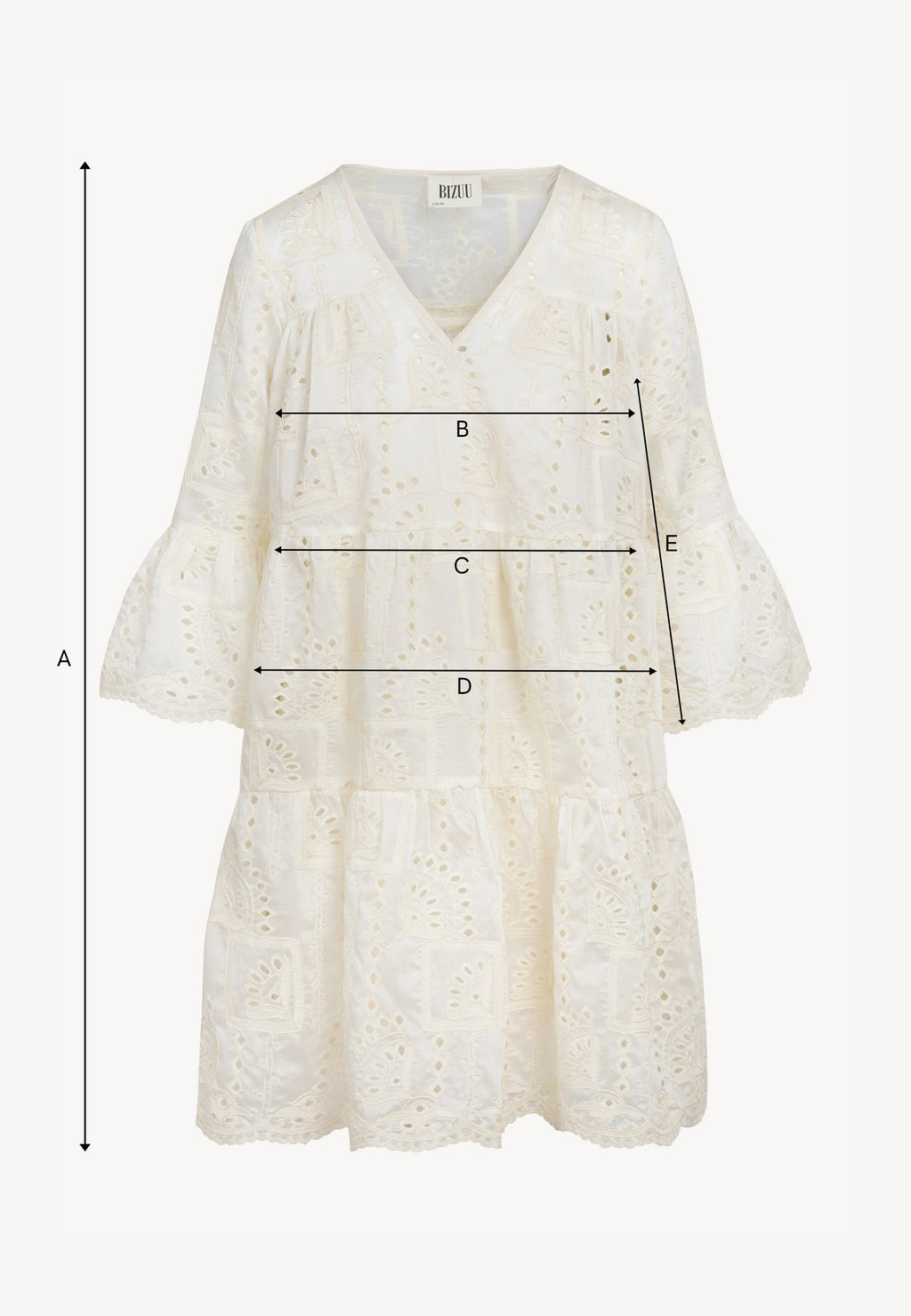 Kremowa sukienka mini z ozdobnym rękawem SANTIA